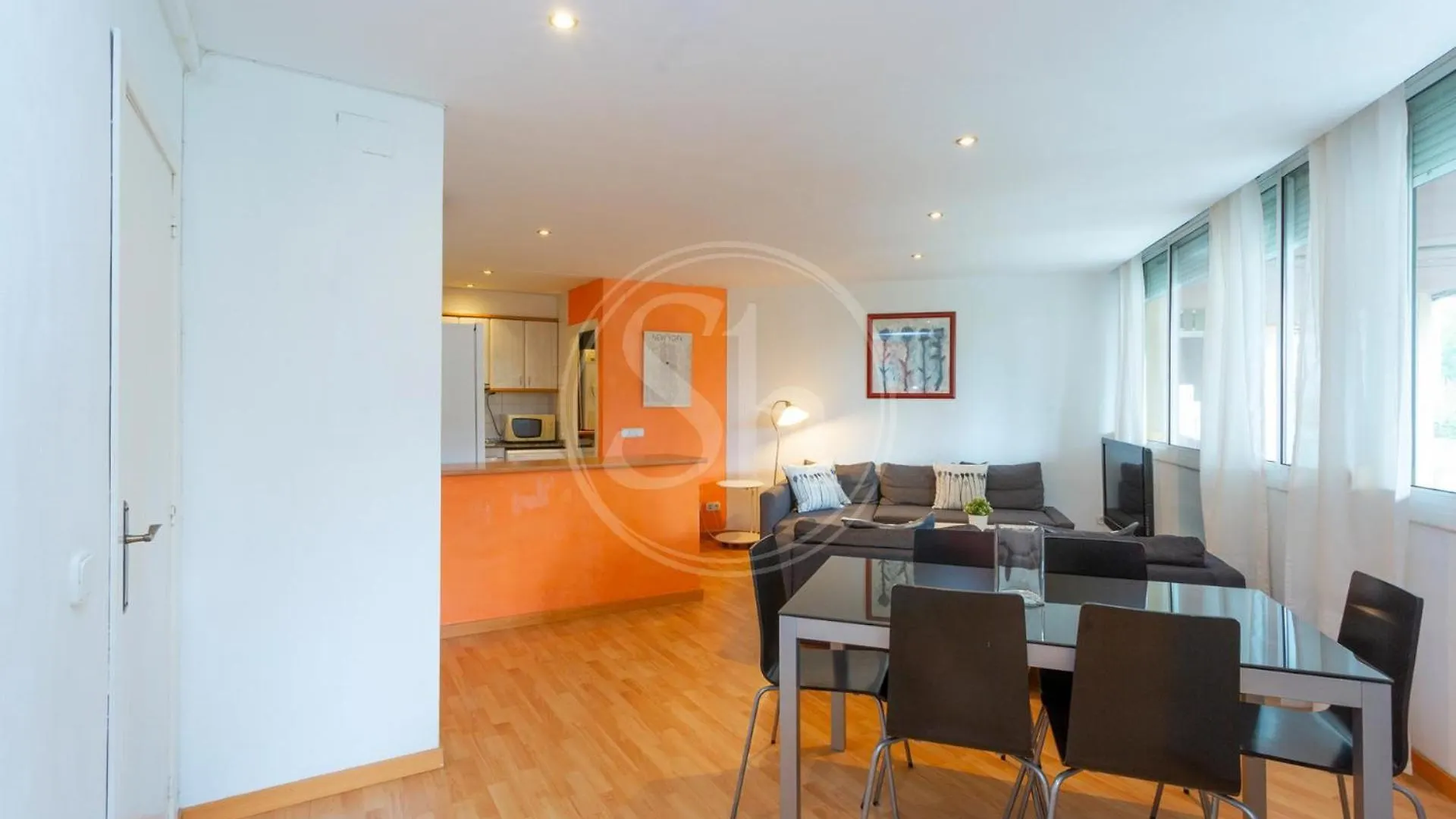 Practico Apartamento Junto A Estacion De Sants Barcelona Hiszpania