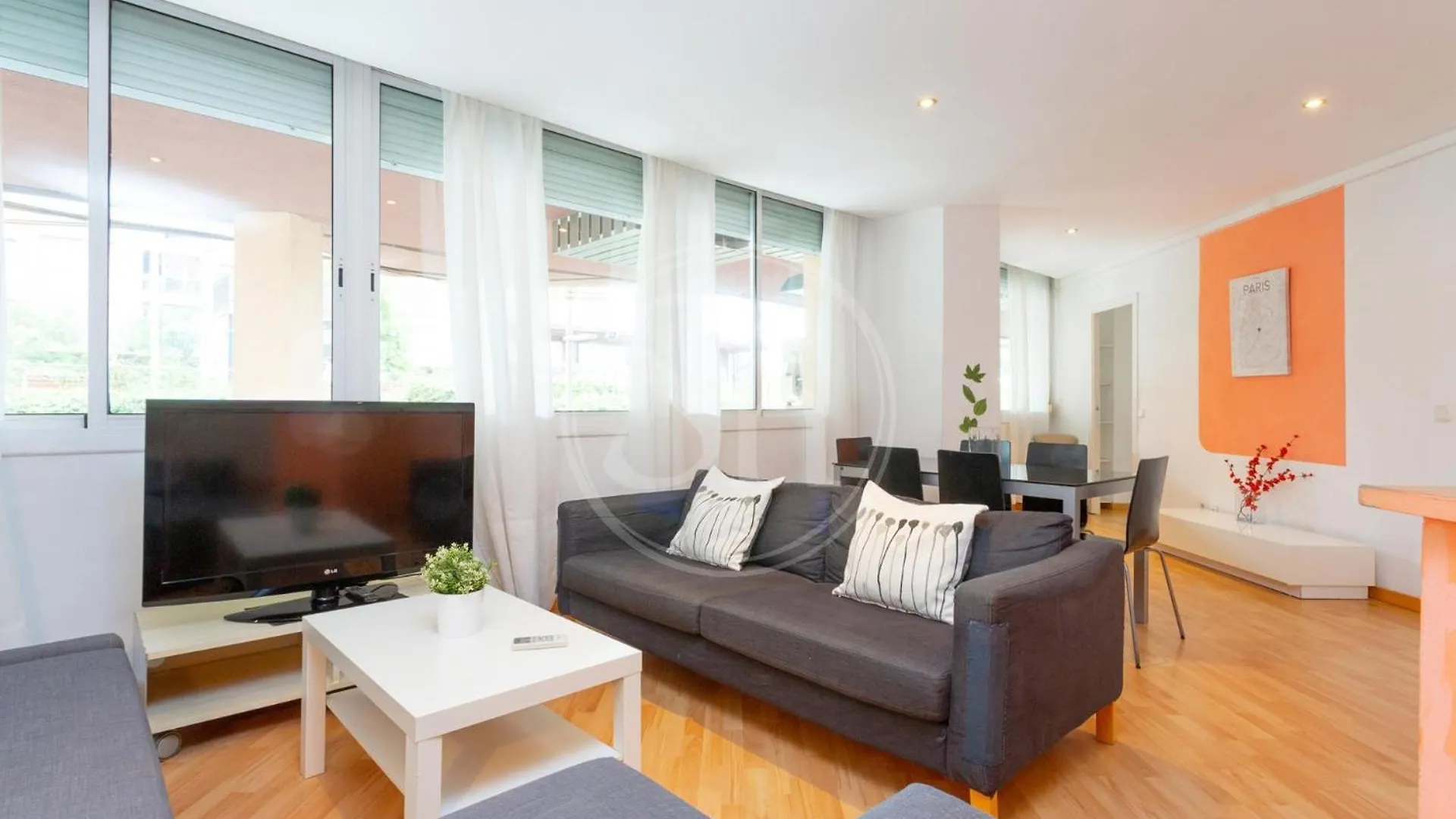 Practico Apartamento Junto A Estacion De Sants Barcelona Hiszpania
